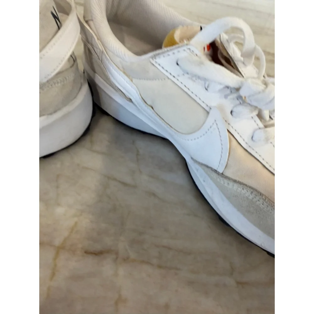 Women's Nike Waffle Debut Sneakers Size 11 Beige White